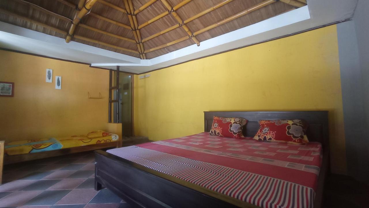 Harry'S Ocean House Watukarung Homestay Kalak 외부 사진
