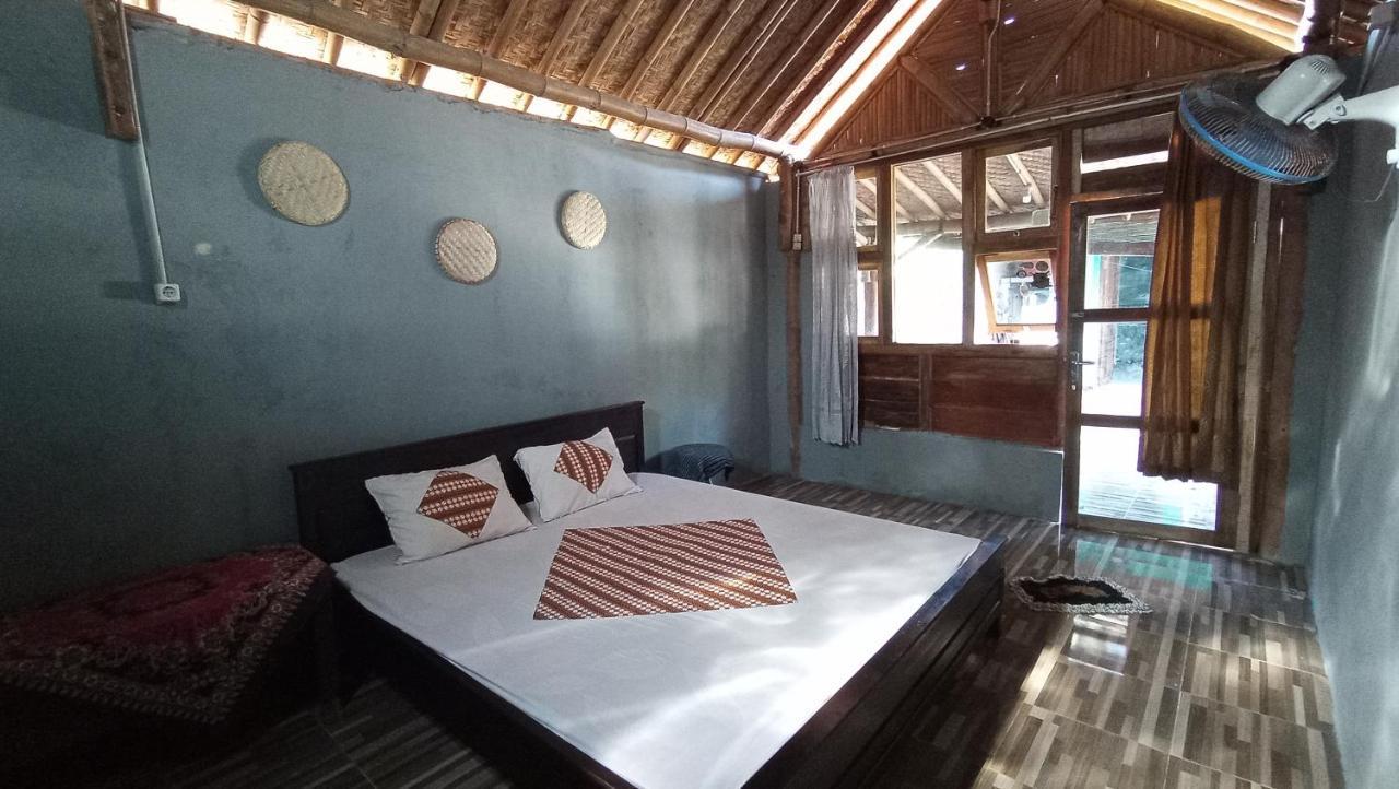 Harry'S Ocean House Watukarung Homestay Kalak 객실 사진