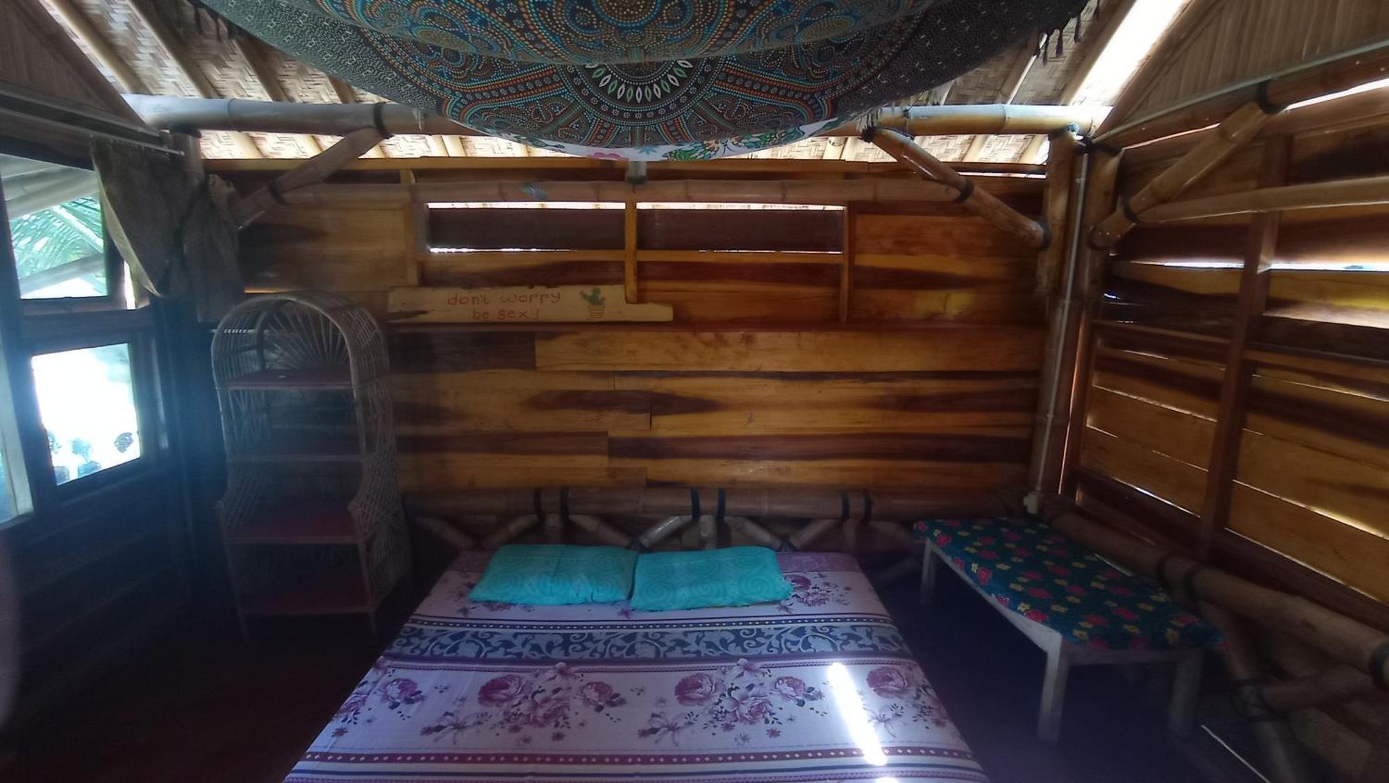 Harry'S Ocean House Watukarung Homestay Kalak 객실 사진